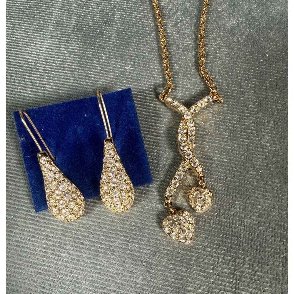 Swarovski Signed Swan Logo Pave Crystal Puffed Heart Leaf Necklace & Earring Set